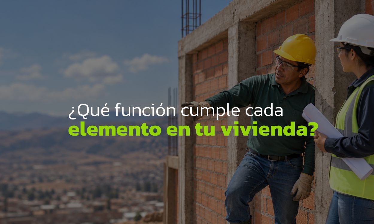 Maestro de obra e ingeniera revisan columnas, vigas y muros de ladrillo en una vivienda en construcción en Huancayo